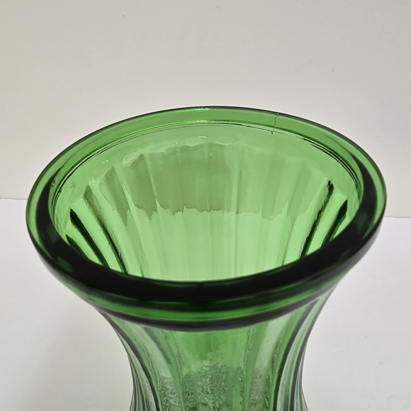 vintage Hoosier Emerald Green Glass Floral Bouquet Vase Diamond Cut Ribbed - Picture 5 of 16